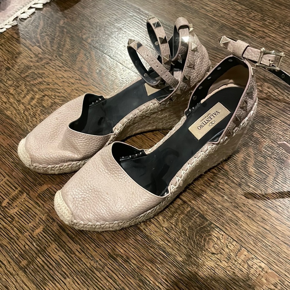 Valentino amazing wedges!! Tan with straps!! Size 38